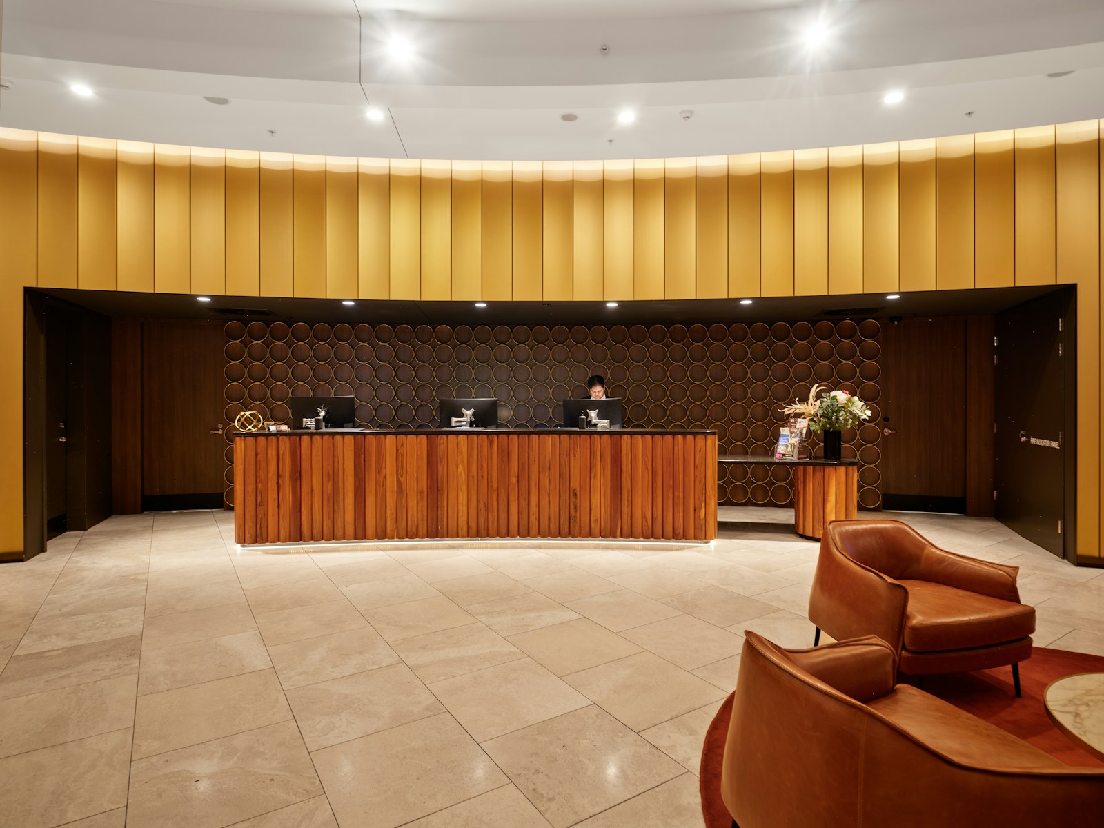Empfangstresen in der Lobby eines Hotels
